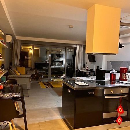 Stylish Boutique Loft With Private Balcony Apartment Атина Екстериор снимка