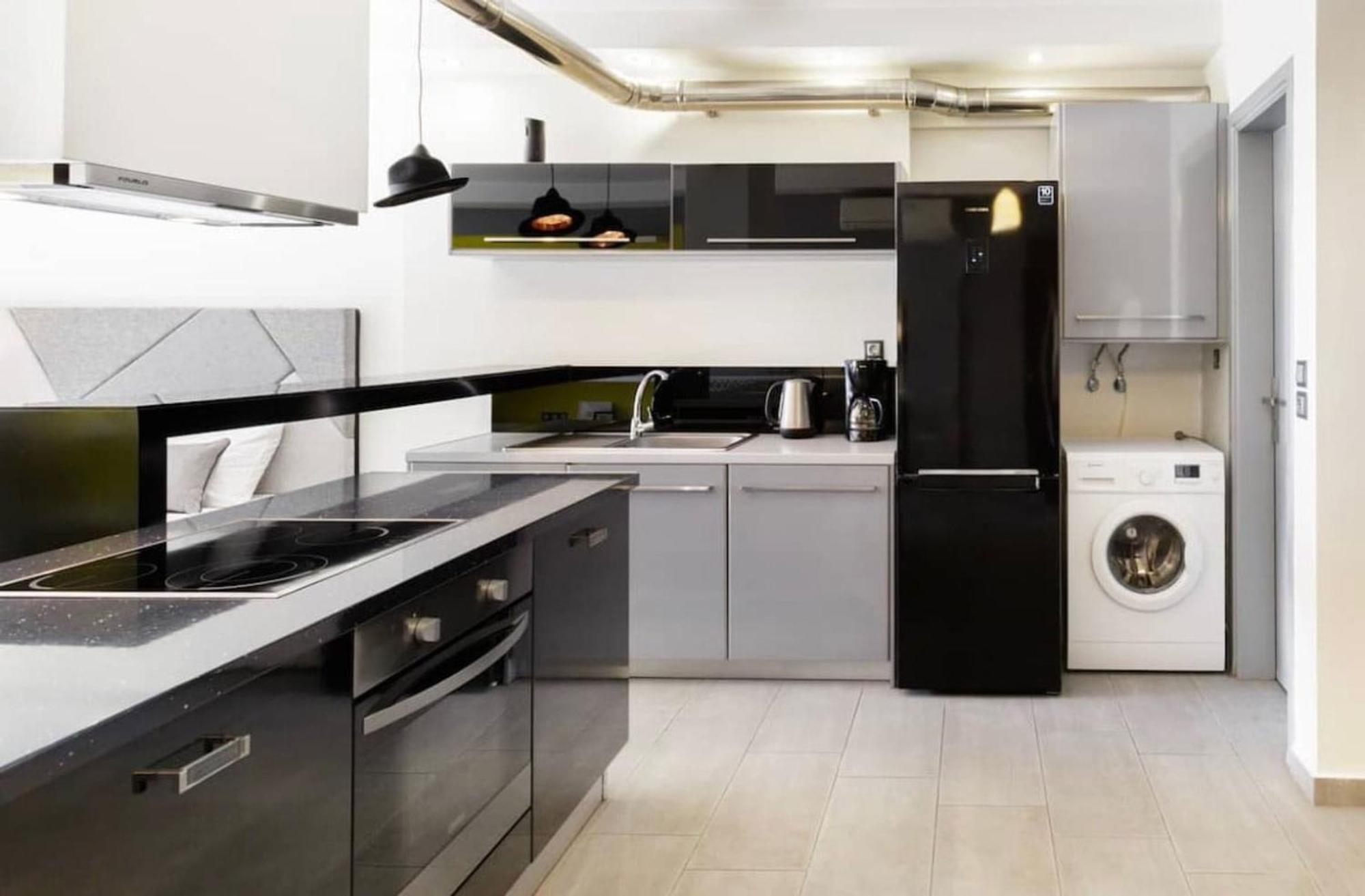 Stylish Boutique Loft With Private Balcony Apartment Атина Екстериор снимка