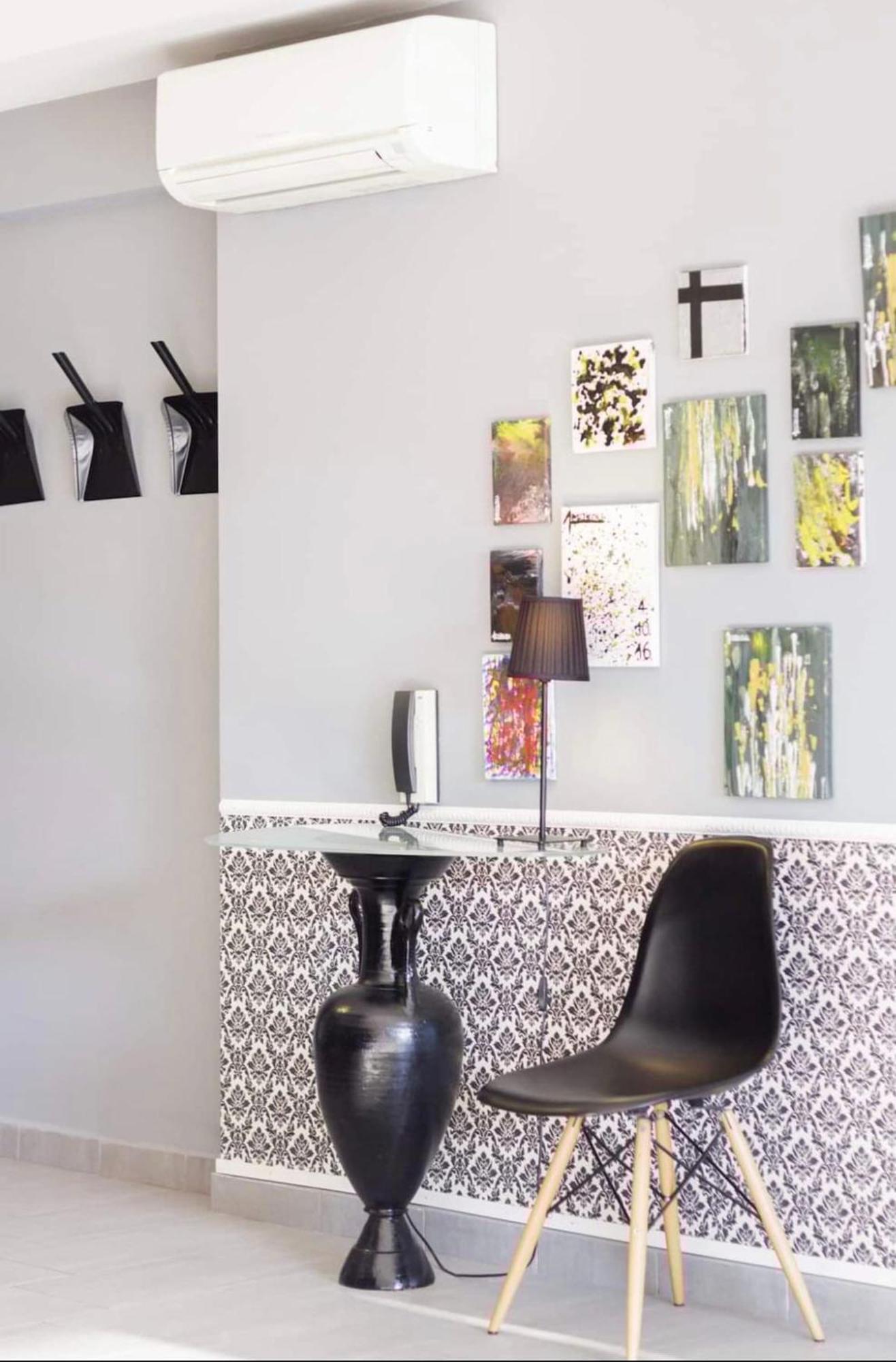 Stylish Boutique Loft With Private Balcony Apartment Атина Екстериор снимка
