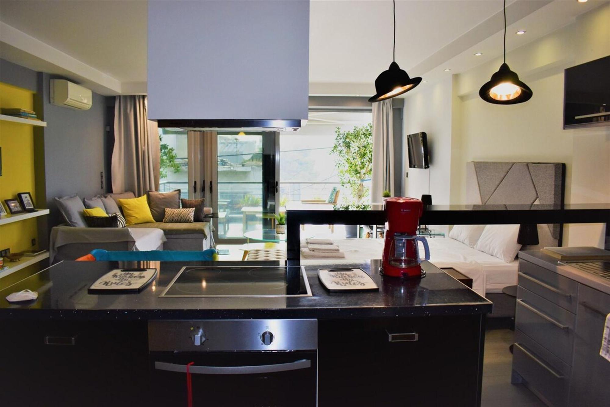 Stylish Boutique Loft With Private Balcony Apartment Атина Екстериор снимка