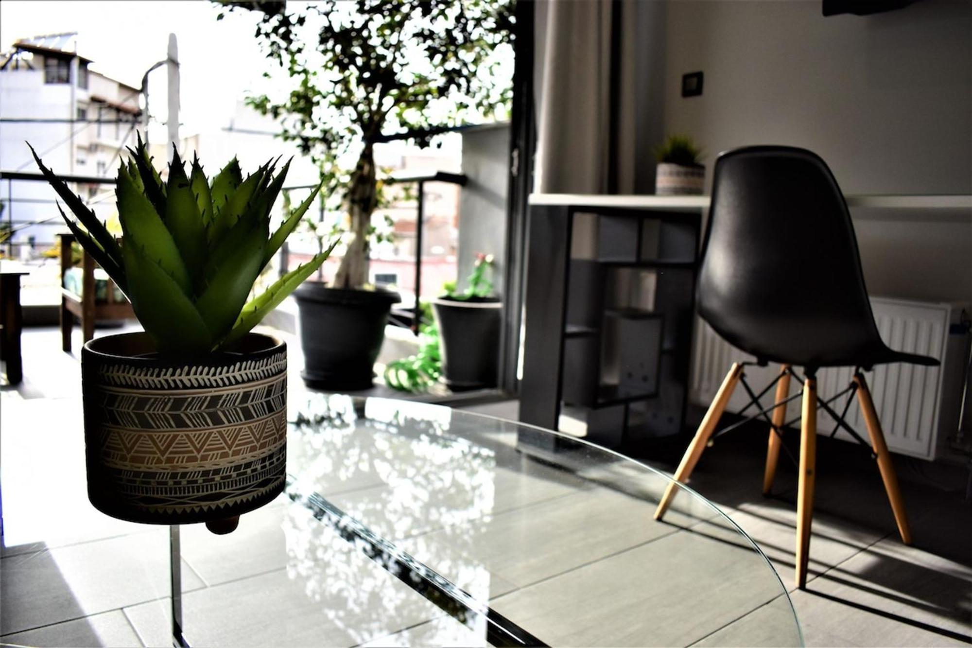 Stylish Boutique Loft With Private Balcony Apartment Атина Екстериор снимка
